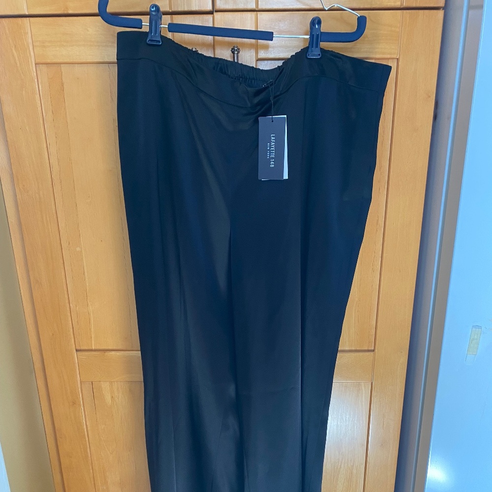 Gorgeous Lafayette 148 New York Heavy Satin Wide Leg Pants NWT